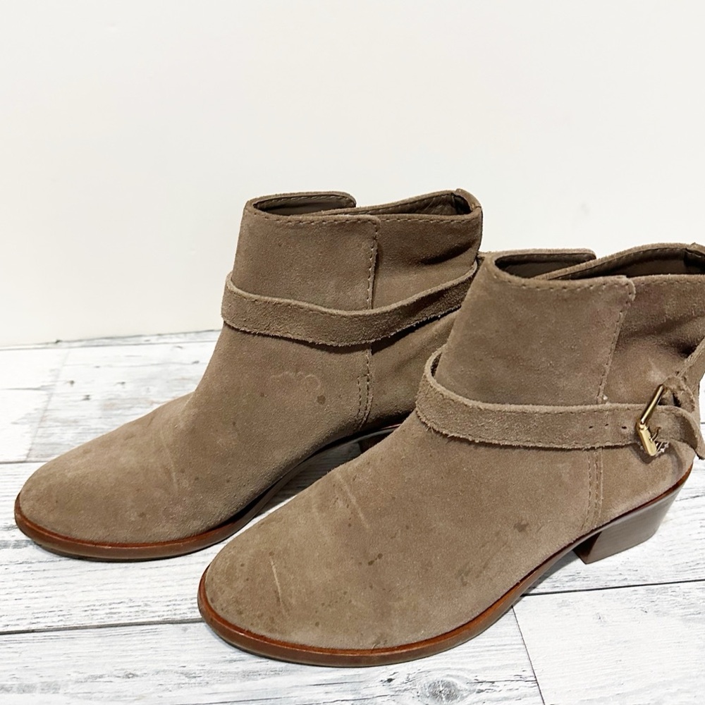 kate spade new York TALEY Light Taupe Suede Leather Ankle Boots Bow Logo Sz 6 - Picture 2 of 9